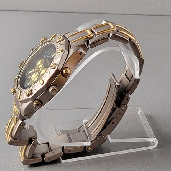 Vintage Titanium Chronograph Wristwatch - Two-Tone Band, Japan Quartz Movement - Picture 3 of 16